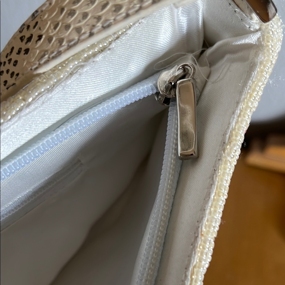 Floral Beaded Cream Shoulder Bag - Picture 13 of 14